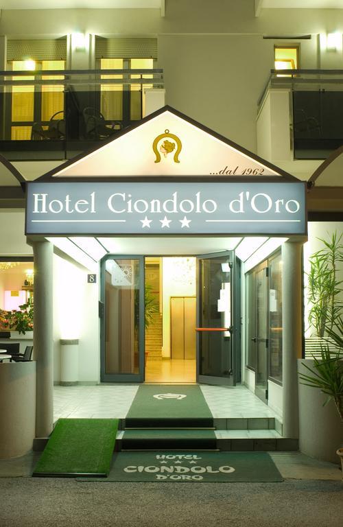 Hotel Ciondolo D'Oro Римини Екстериор снимка